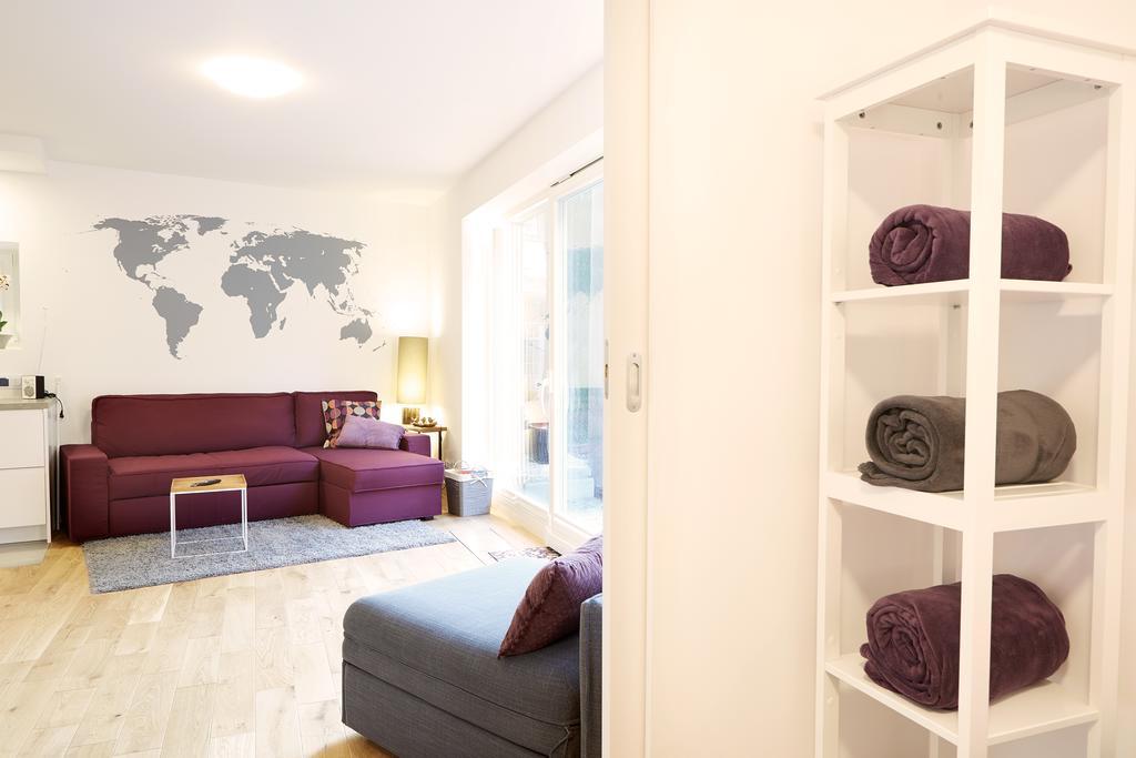 Ferienwohnung Lovely LUX Garden Flat near Royal Park Warschau Exterior foto